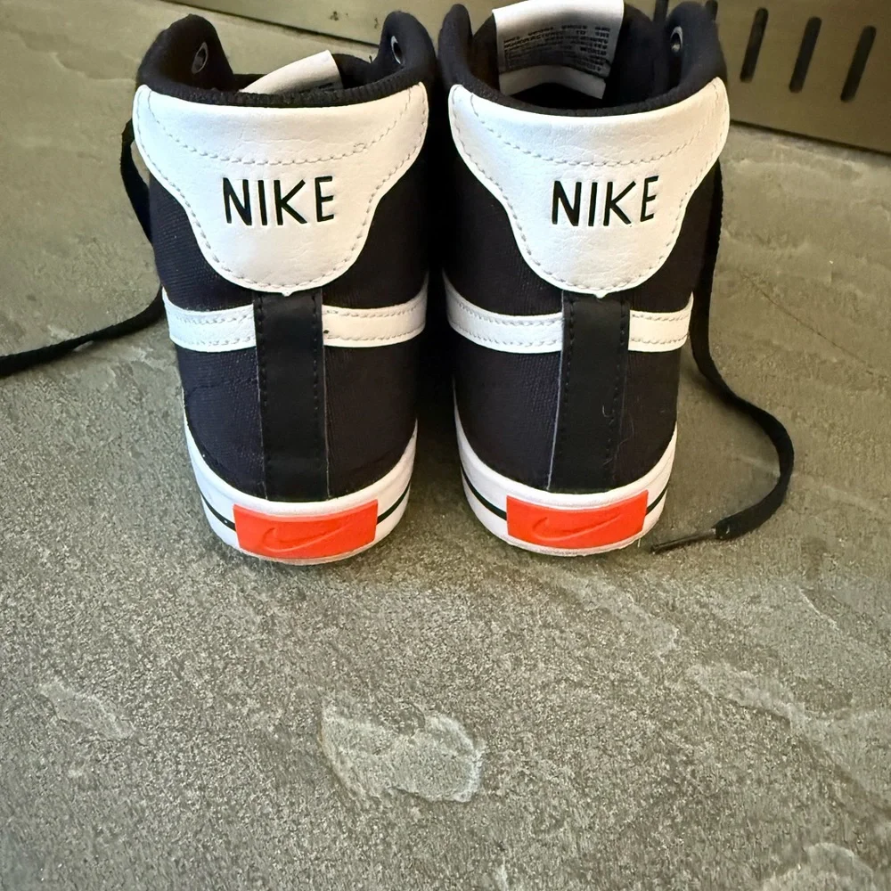 Nike women's Court Legacy 8.5 Canvas worn once - Picture 3 of 3